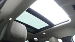 2023 (23) LAND ROVER DEFENDER 3.0 D250 SE 110 5dr Auto 5223714