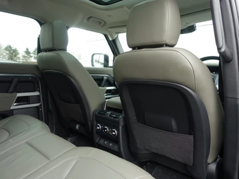 2023 (23) LAND ROVER DEFENDER 3.0 D250 SE 110 5dr Auto 5223718