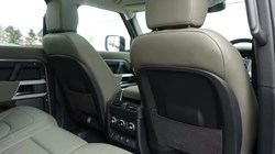 2023 (23) LAND ROVER DEFENDER 3.0 D250 SE 110 5dr Auto 5223718