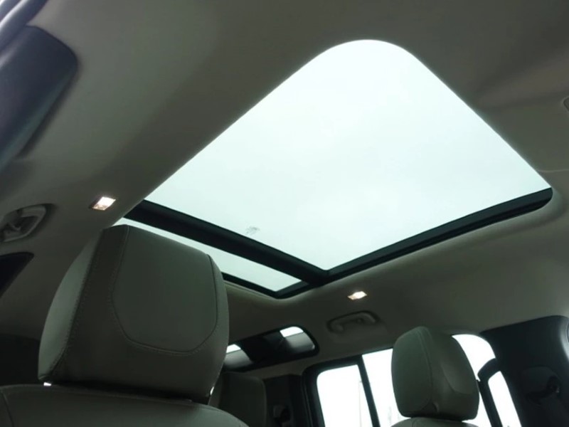 2023 (23) LAND ROVER DEFENDER 3.0 D250 SE 110 5dr Auto 5223713