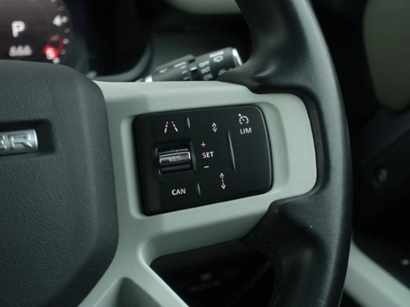 2023 (23) LAND ROVER DEFENDER 3.0 D250 SE 110 5dr Auto 5223702