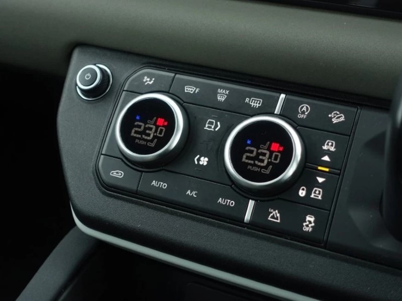 2023 (23) LAND ROVER DEFENDER 3.0 D250 SE 110 5dr Auto 5223710