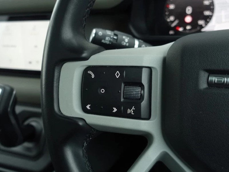 2023 (23) LAND ROVER DEFENDER 3.0 D250 SE 110 5dr Auto 5223705