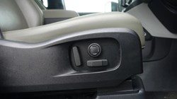 2023 (23) LAND ROVER DEFENDER 3.0 D250 SE 110 5dr Auto 5223715