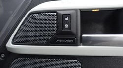 2023 (23) LAND ROVER DEFENDER 3.0 D250 SE 110 5dr Auto 5223717