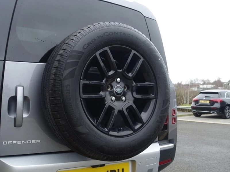 2023 (23) LAND ROVER DEFENDER 3.0 D250 SE 110 5dr Auto 5223698