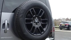 2023 (23) LAND ROVER DEFENDER 3.0 D250 SE 110 5dr Auto 5223698