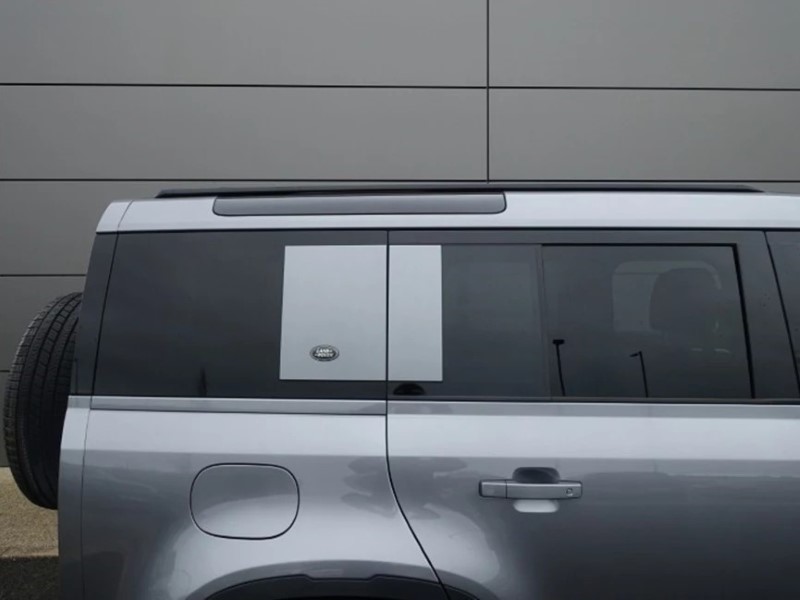 2023 (23) LAND ROVER DEFENDER 3.0 D250 SE 110 5dr Auto 5223695