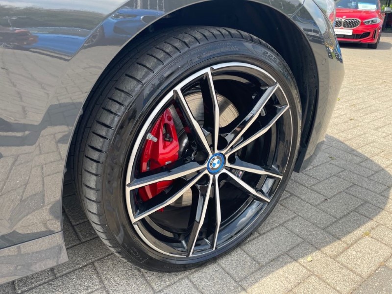 2024 (24) BMW 3 SERIES 330e xDrive M Sport 4dr Step Auto 3386913