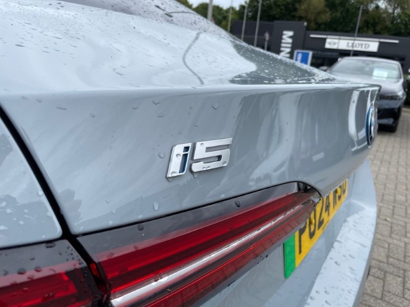 2024 (24) BMW I5 250kW eDrive40 M Sport 84kWh 4dr Auto 3399838