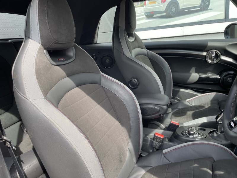 2024 (24) MINI CONVERTIBLE 2.0 John Cooper Works Premium Plus 2dr Auto 3445153