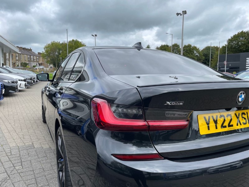 2022 (22) BMW 3 SERIES 320i xDrive M Sport 4dr Step Auto 3529830