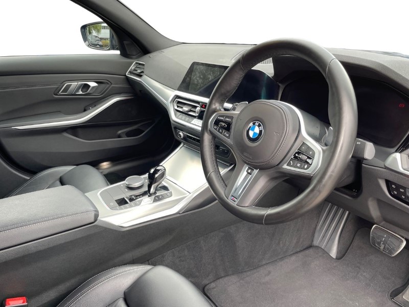 2022 (22) BMW 3 SERIES 320i xDrive M Sport 4dr Step Auto 3529794