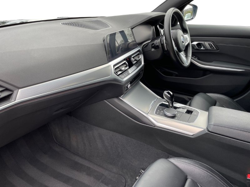 2022 (22) BMW 3 SERIES 320i xDrive M Sport 4dr Step Auto 3529795