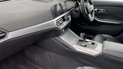 2022 (22) BMW 3 SERIES 320i xDrive M Sport 4dr Step Auto 3529795