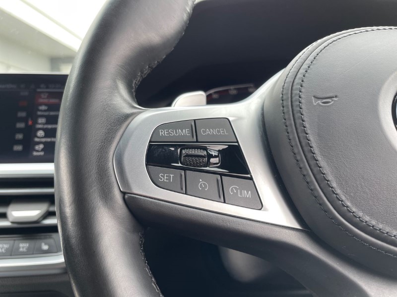 2022 (22) BMW 3 SERIES 320i xDrive M Sport 4dr Step Auto 3529805