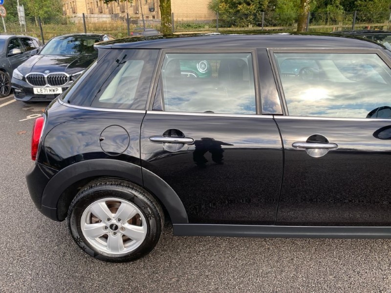 2019 (69) MINI HATCHBACK 1.5 Cooper Classic II 5dr 3532495