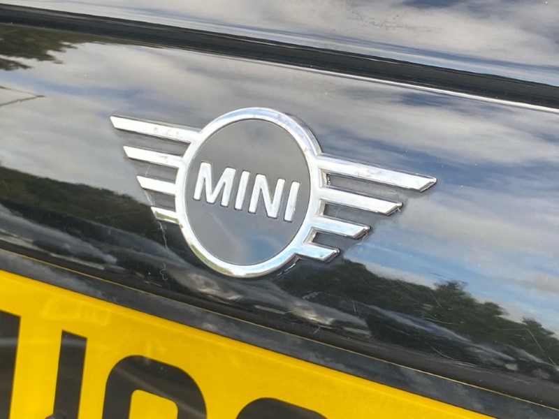 2019 (69) MINI HATCHBACK 1.5 Cooper Classic II 5dr 3532489