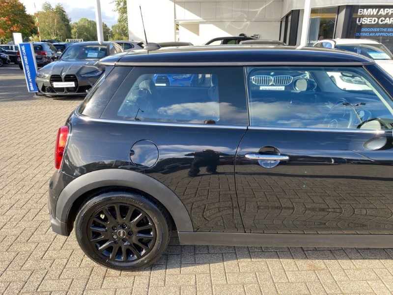 2022 (72) MINI HATCHBACK 1.5 Cooper Classic 3dr Auto 3540313