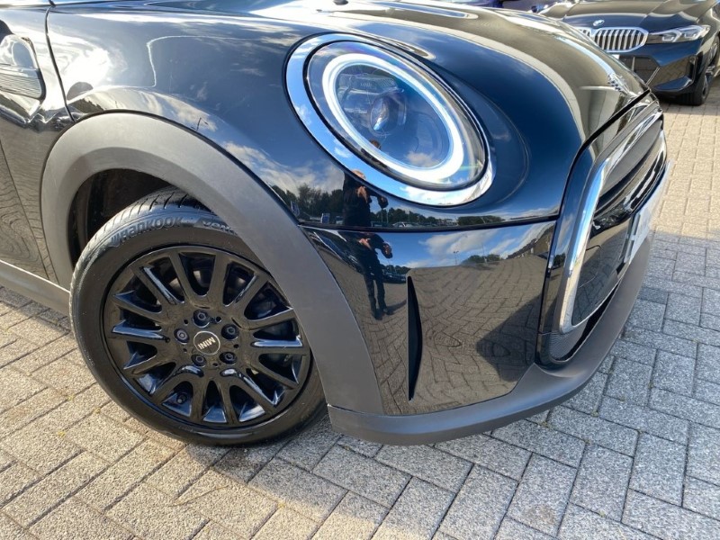2022 (72) MINI HATCHBACK 1.5 Cooper Classic 3dr Auto 3540303