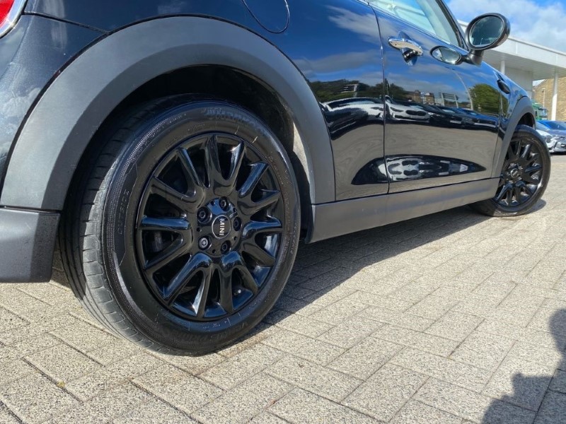 2022 (72) MINI HATCHBACK 1.5 Cooper Classic 3dr Auto 3540310