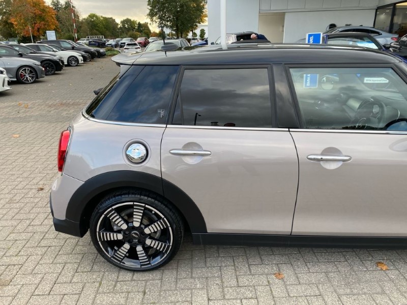 2022 (71) MINI HATCHBACK 2.0 Cooper S Exclusive 5dr Auto 3589728