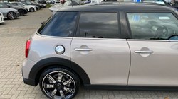 2022 (71) MINI HATCHBACK 2.0 Cooper S Exclusive 5dr Auto 3589728