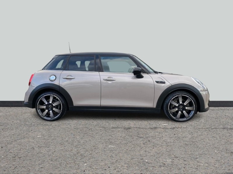 2022 (71) MINI HATCHBACK 2.0 Cooper S Exclusive 5dr Auto 3589679