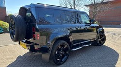 2021 (71) LAND ROVER DEFENDER 3.0 D300 X-Dynamic HSE 110 5dr Auto 5254396