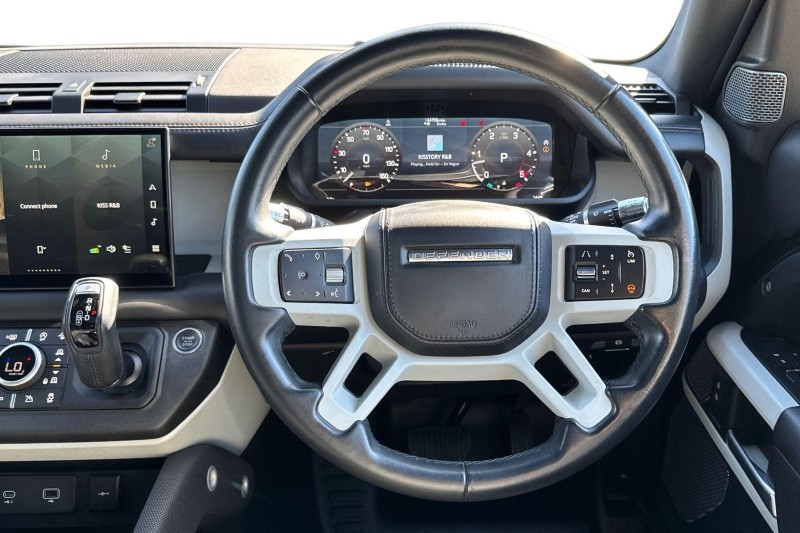 2021 (71) LAND ROVER DEFENDER 3.0 D300 X-Dynamic HSE 110 5dr Auto 5254362