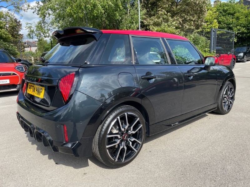 2024 (74) MINI COOPER 2.0 S Sport 5dr Auto 4260185
