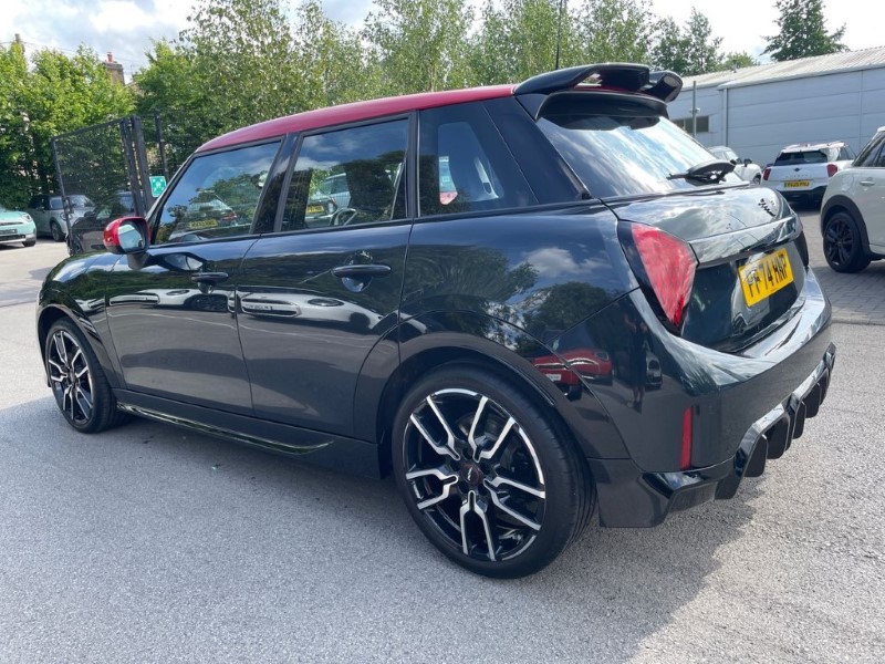 2024 (74) MINI COOPER 2.0 S Sport 5dr Auto 4260184