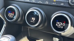 2019 (69) JAGUAR E-PACE 2.0d Chequered Flag Edition 5dr Auto 5260136