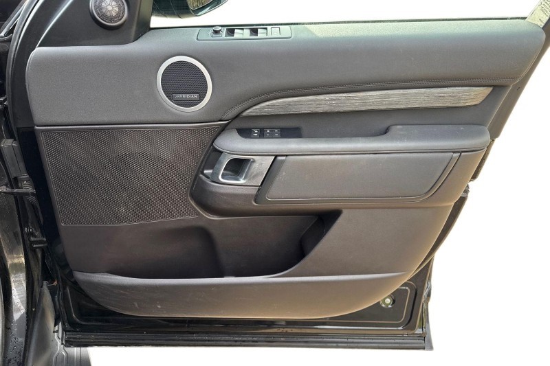 2018 (18) LAND ROVER DISCOVERY 3.0 TD6 HSE 5dr Auto 5263083