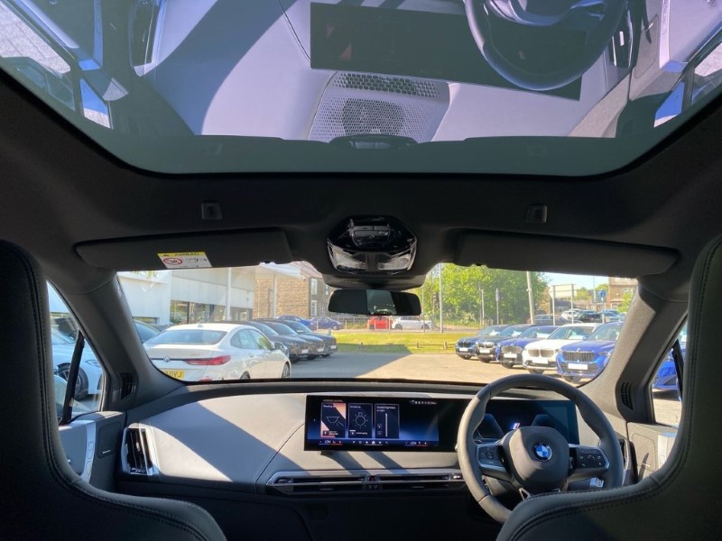 2025 (25) BMW iX 300kW xDrive45 M Sport 101kWh 5dr Auto 4460226
