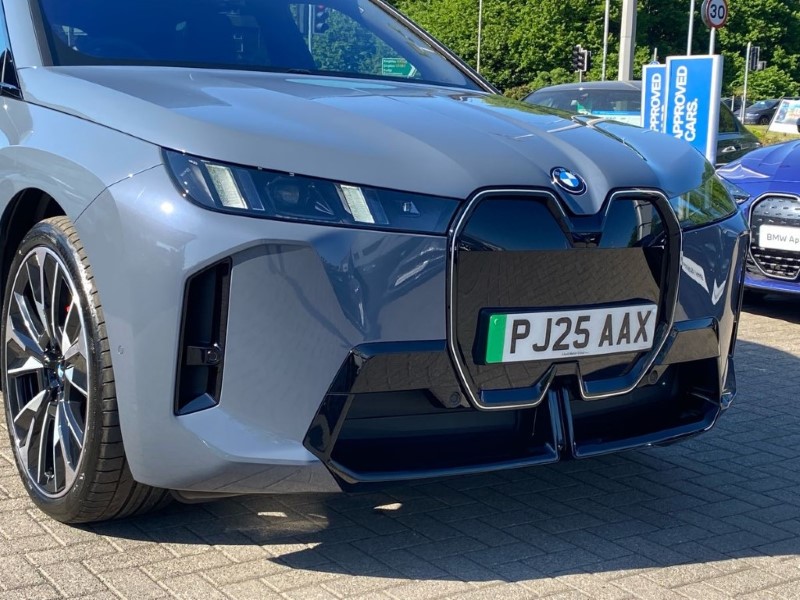 2025 (25) BMW iX 300kW xDrive45 M Sport 101kWh 5dr Auto 4460247