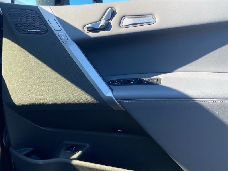 2025 (25) BMW iX 300kW xDrive45 M Sport 101kWh 5dr Auto 4460227