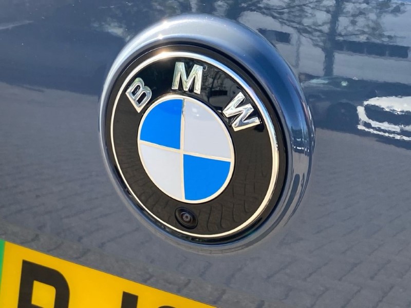 2025 (25) BMW iX 300kW xDrive45 M Sport 101kWh 5dr Auto 4460250