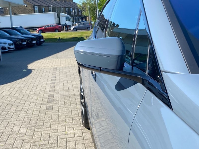 2025 (25) BMW iX 300kW xDrive45 M Sport 101kWh 5dr Auto 4460255