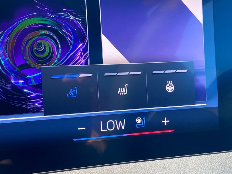 2025 (25) BMW iX 300kW xDrive45 M Sport 101kWh 5dr Auto 4460238