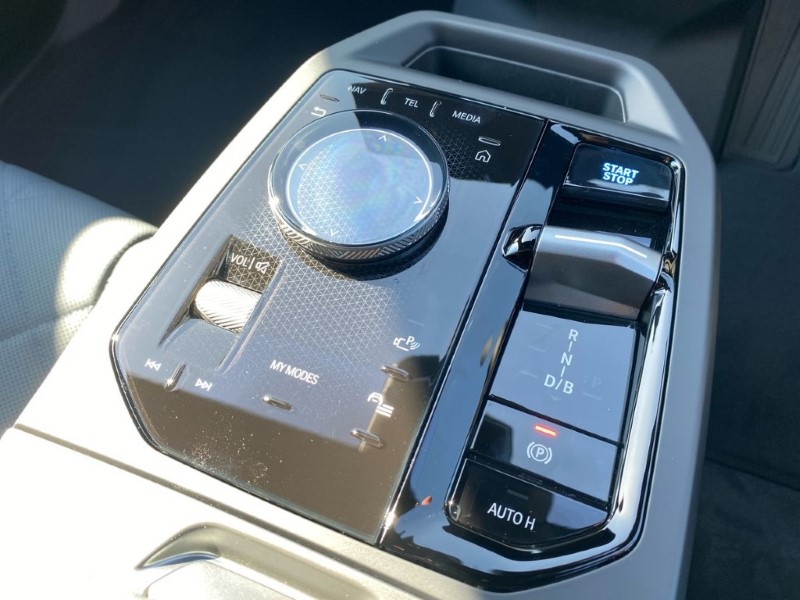 2025 (25) BMW iX 300kW xDrive45 M Sport 101kWh 5dr Auto 4460215