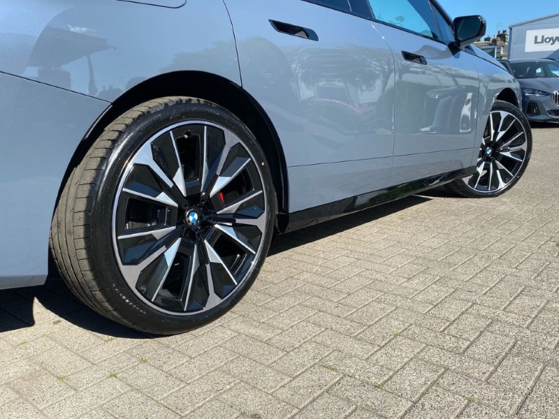 2025 (25) BMW iX 300kW xDrive45 M Sport 101kWh 5dr Auto 4460253