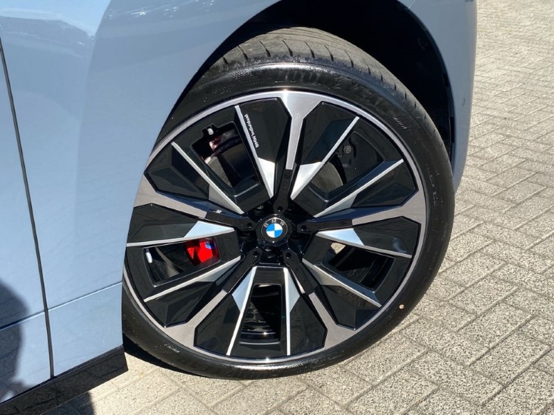 2025 (25) BMW iX 300kW xDrive45 M Sport 101kWh 5dr Auto 4460254