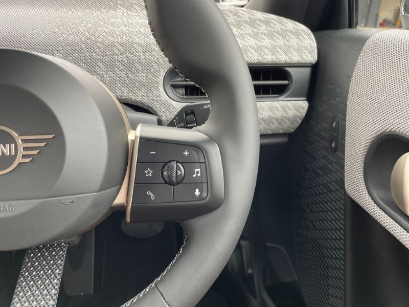 2025 (25) MINI COOPER 2.0 S Classic 3dr Auto 4263204