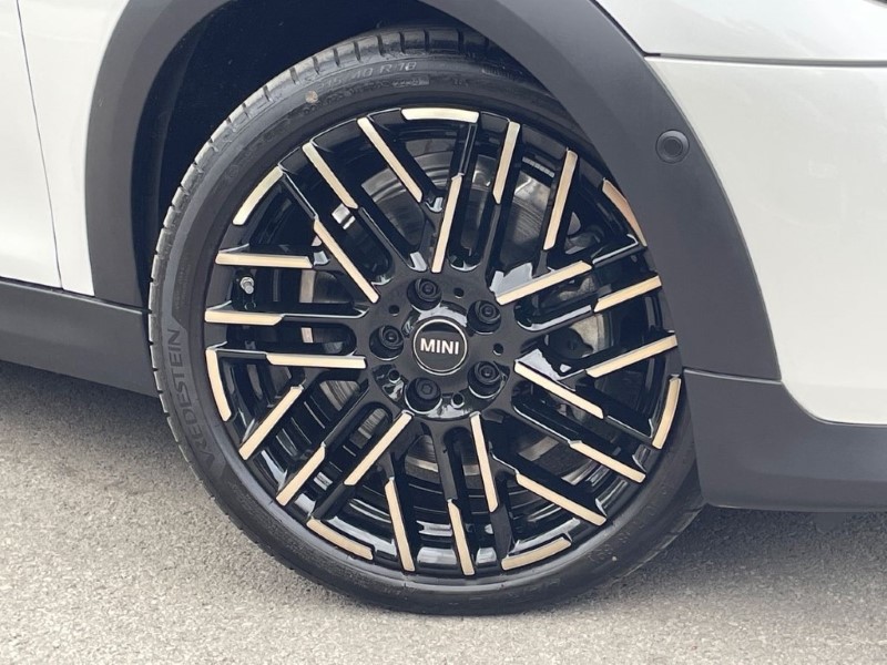 2025 (25) MINI COOPER 2.0 S Classic 3dr Auto 4263227