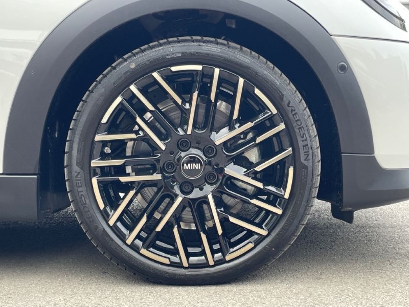 2025 (25) MINI COOPER 2.0 S Classic 3dr Auto 4263200