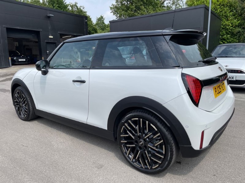 2025 (25) MINI COOPER 2.0 S Classic 3dr Auto 4263231