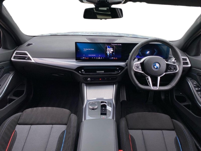 2025 (25) BMW 3 SERIES 330e 22.3 kWh M Sport 4dr Step Auto [Pro Pack] 5014587