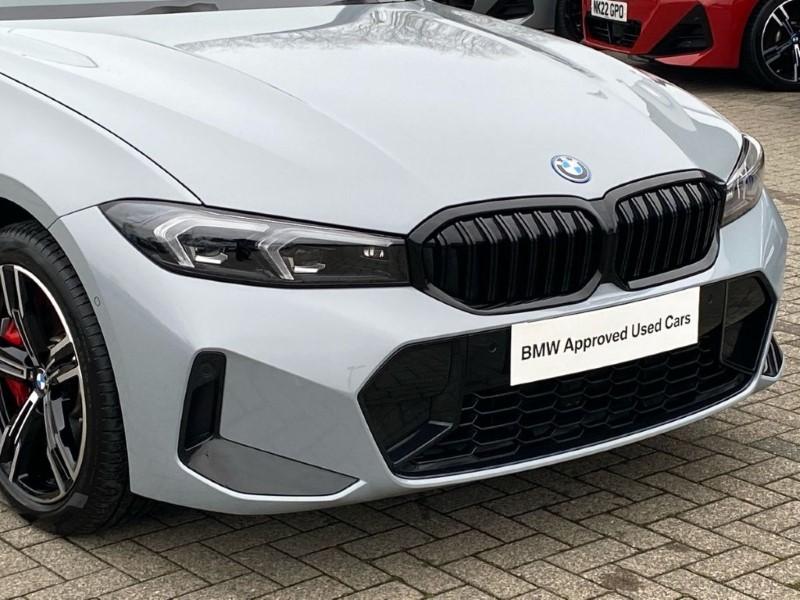 2025 (25) BMW 3 SERIES 330e 22.3 kWh M Sport 4dr Step Auto [Pro Pack] 5014623