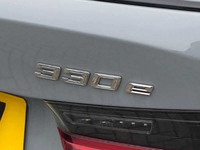 2025 (25) BMW 3 SERIES 330e 22.3 kWh M Sport 4dr Step Auto [Pro Pack] 5014627